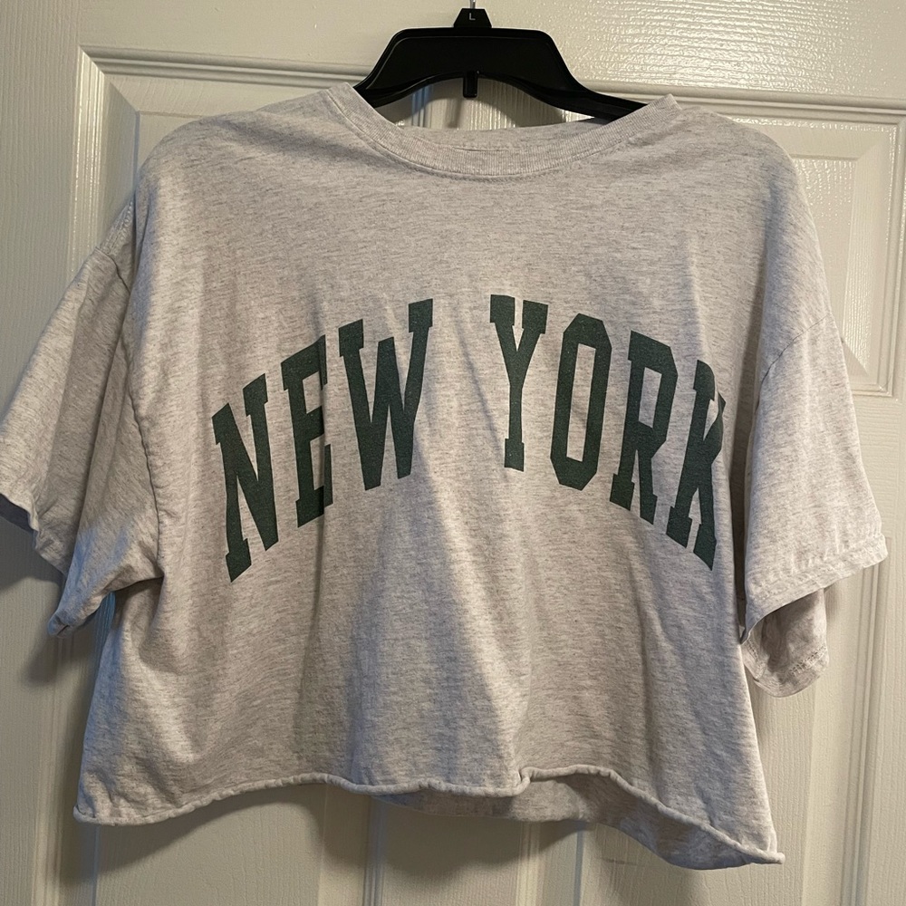 John Galt “New York” Cropped Comfy Gray Shirt